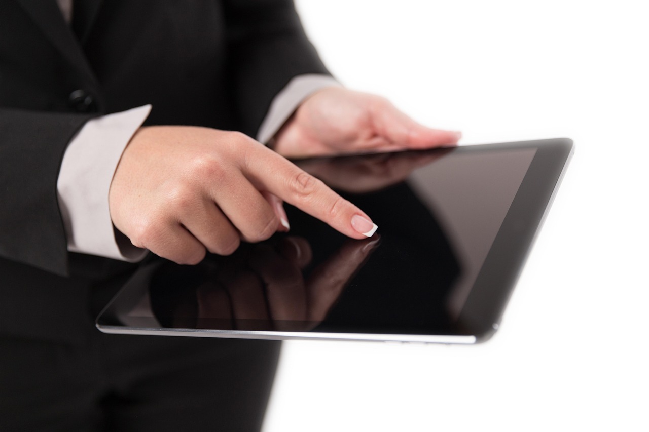 تحديات التسويق الإلكتروني وكيفية التغلب عليها بمصر: دليل عملي شامل